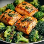 One-Skillet-Garlicky-Salmon-Broccoli-Recipe